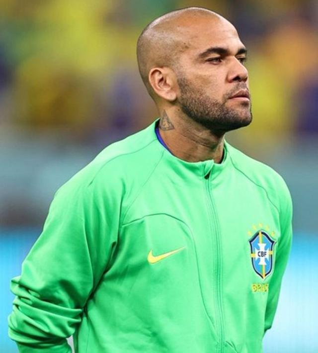 1670009471420061381.jpg Fi_vJp4WAB87qe0.jpg